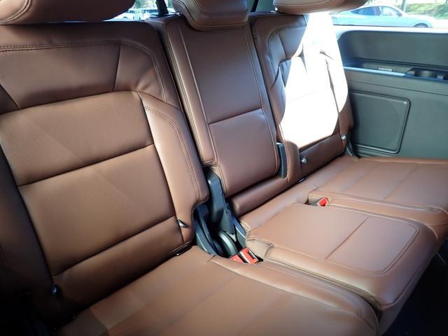 new 2025 Lincoln Navigator car, priced at $102,590