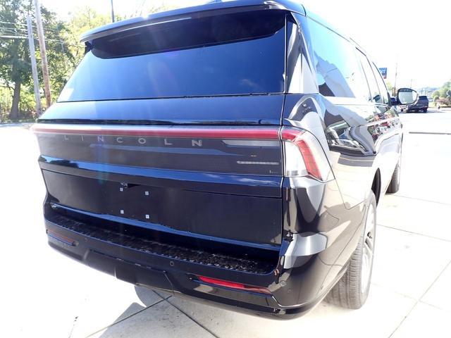 new 2025 Lincoln Navigator car, priced at $102,590