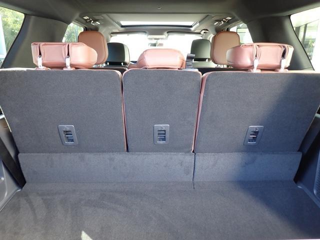 new 2025 Lincoln Navigator car, priced at $102,590