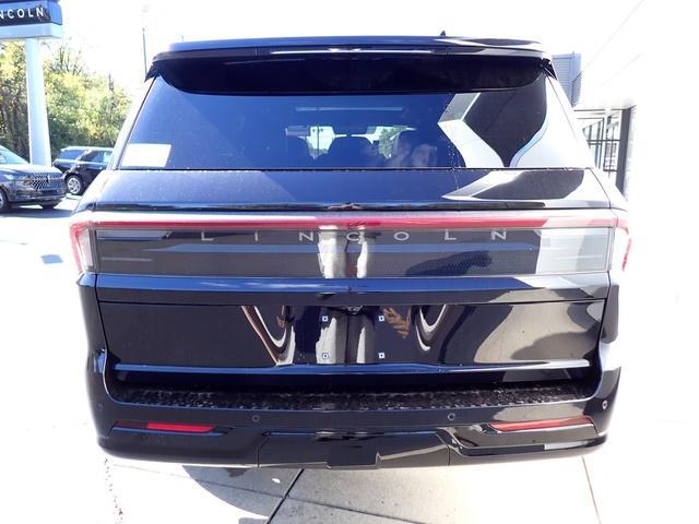 new 2025 Lincoln Navigator car, priced at $102,590