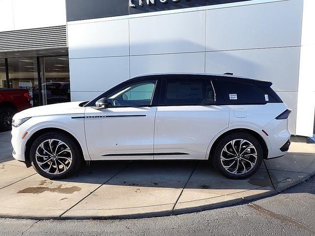 new 2025 Lincoln Nautilus car, priced at $63,455