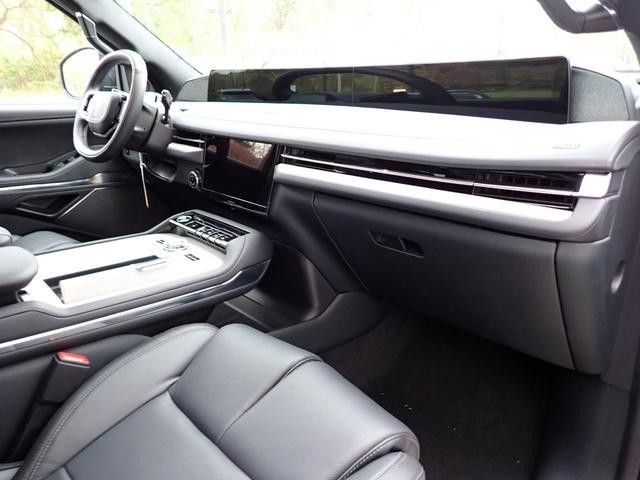 new 2025 Lincoln Navigator car, priced at $107,085