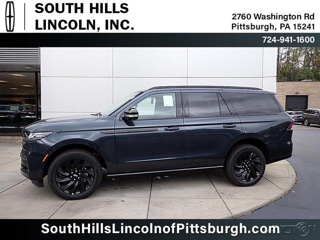 new 2025 Lincoln Navigator car, priced at $107,085