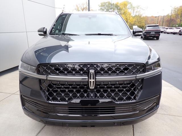 new 2025 Lincoln Navigator car, priced at $107,085