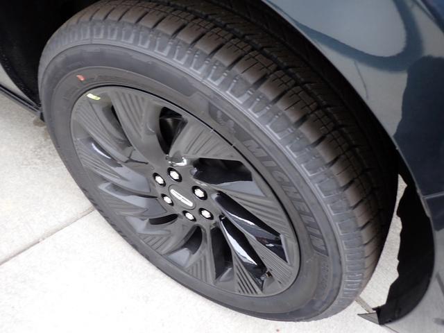 new 2025 Lincoln Navigator car, priced at $107,085