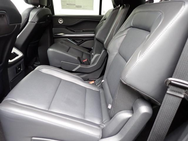 new 2025 Lincoln Navigator car, priced at $107,085