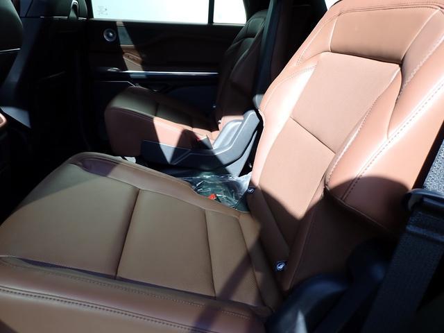 new 2025 Lincoln Navigator car, priced at $102,590