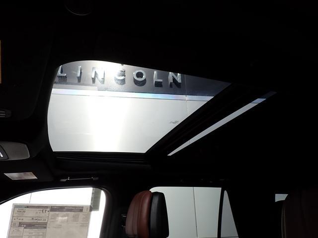 new 2025 Lincoln Navigator car, priced at $102,590