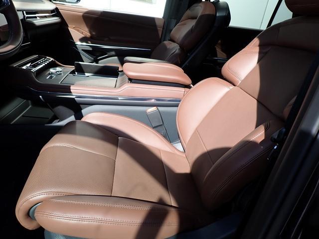 new 2025 Lincoln Navigator car, priced at $102,590