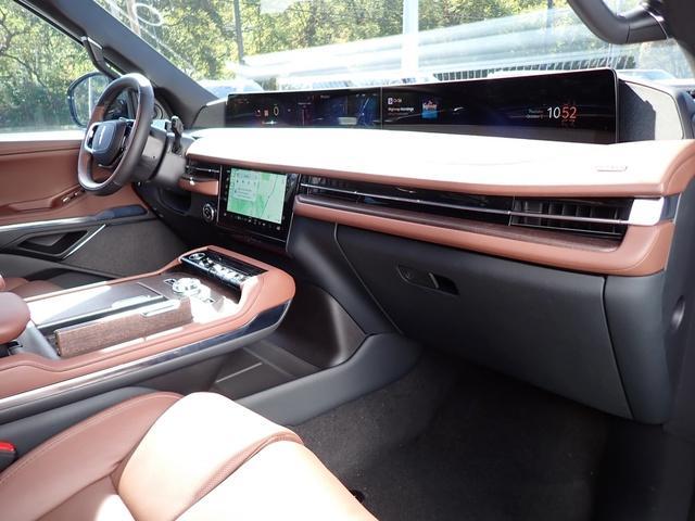 new 2025 Lincoln Navigator car, priced at $102,590