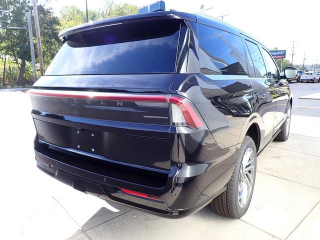 new 2025 Lincoln Navigator car, priced at $102,590