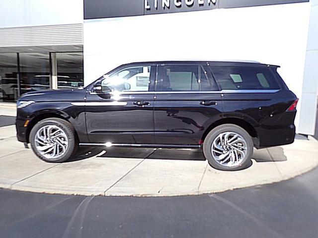 new 2025 Lincoln Navigator car, priced at $102,590