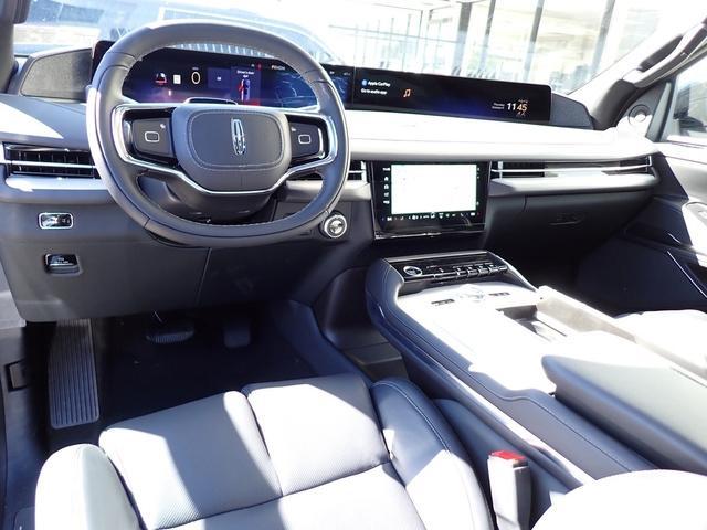 new 2025 Lincoln Navigator L car, priced at $110,765