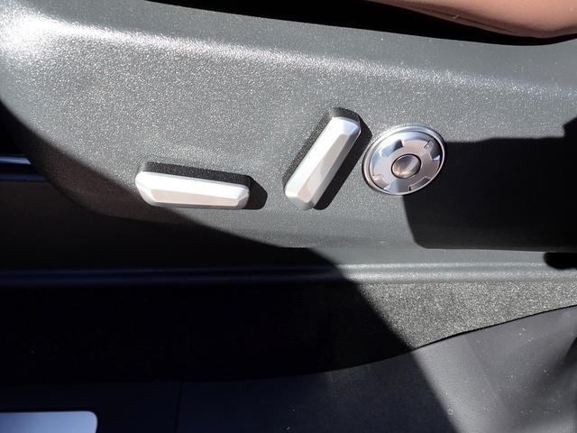 new 2025 Lincoln Navigator car, priced at $104,335