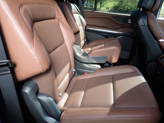 new 2025 Lincoln Navigator car, priced at $104,335