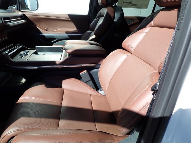 new 2025 Lincoln Navigator car, priced at $104,335