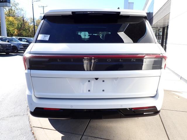 new 2025 Lincoln Navigator car, priced at $104,335