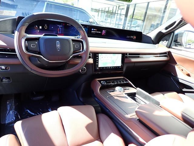 new 2025 Lincoln Navigator car, priced at $102,590