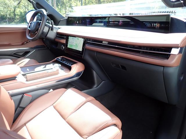 new 2025 Lincoln Navigator car, priced at $102,590