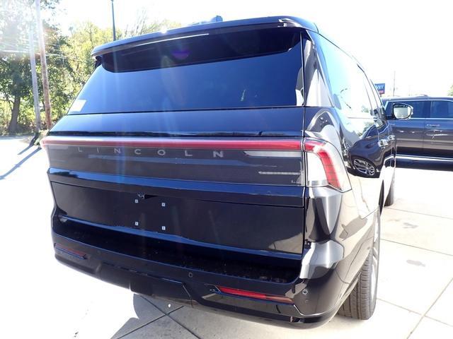 new 2025 Lincoln Navigator car, priced at $102,590