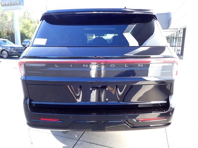 new 2025 Lincoln Navigator car, priced at $102,590