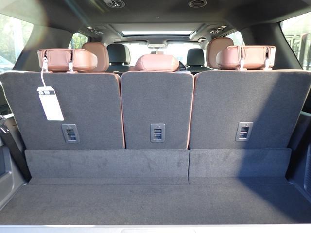 new 2025 Lincoln Navigator car, priced at $102,590