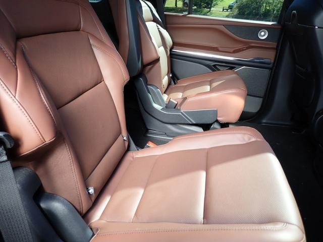 new 2025 Lincoln Navigator car, priced at $102,590