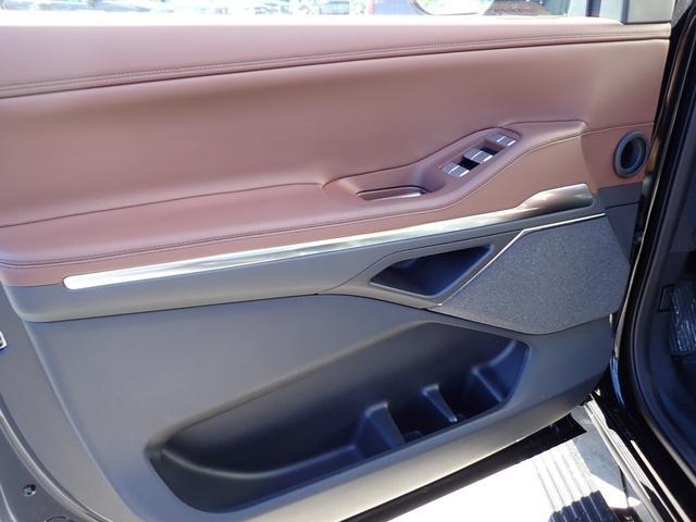 new 2025 Lincoln Navigator car, priced at $102,590