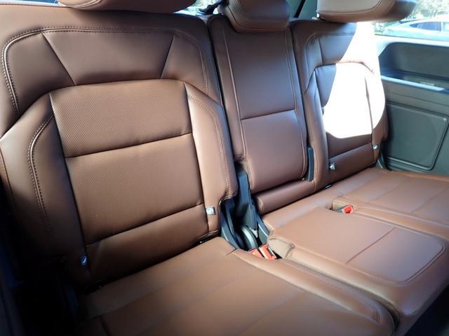 new 2025 Lincoln Navigator car, priced at $102,590