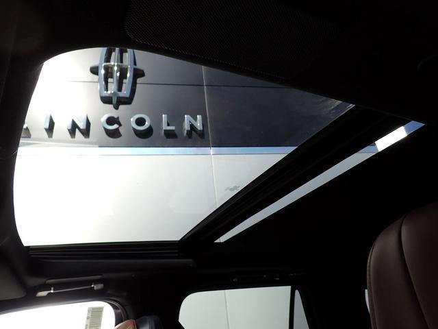 new 2025 Lincoln Navigator car, priced at $102,590