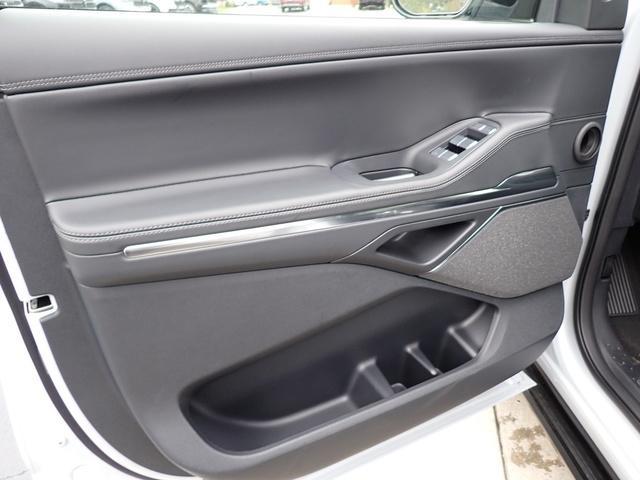 new 2025 Lincoln Navigator car, priced at $107,085