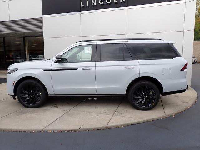 new 2025 Lincoln Navigator car, priced at $107,085