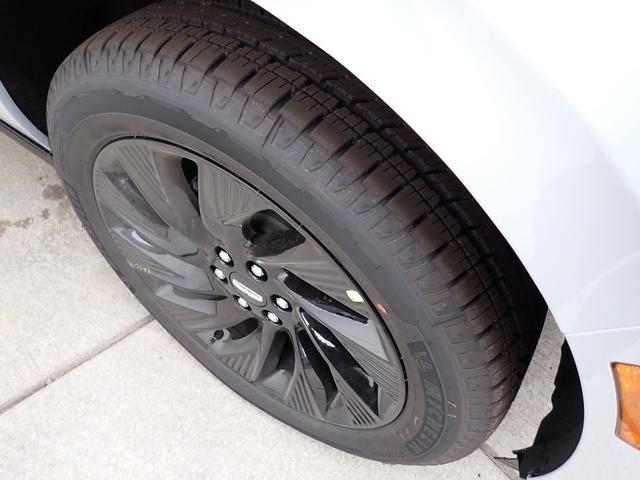 new 2025 Lincoln Navigator car, priced at $107,085