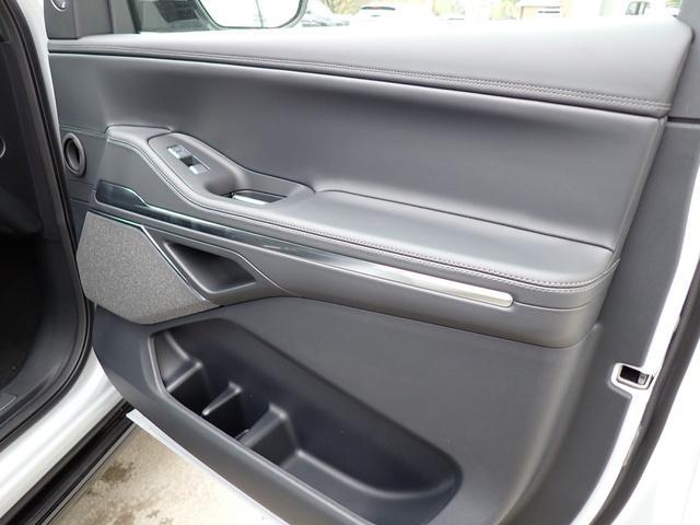 new 2025 Lincoln Navigator car, priced at $107,085