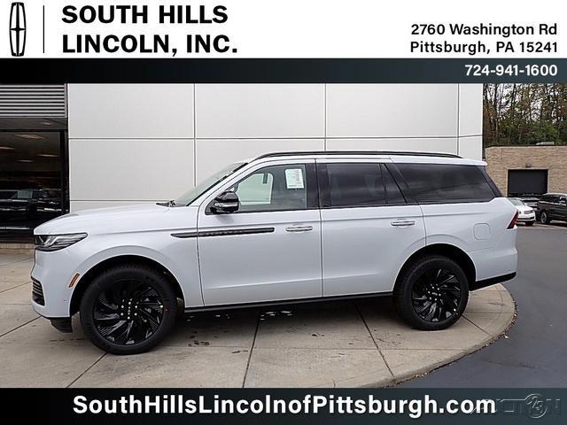 new 2025 Lincoln Navigator car, priced at $107,085