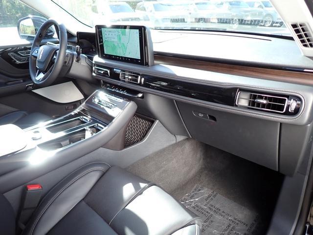 new 2025 Lincoln Aviator car