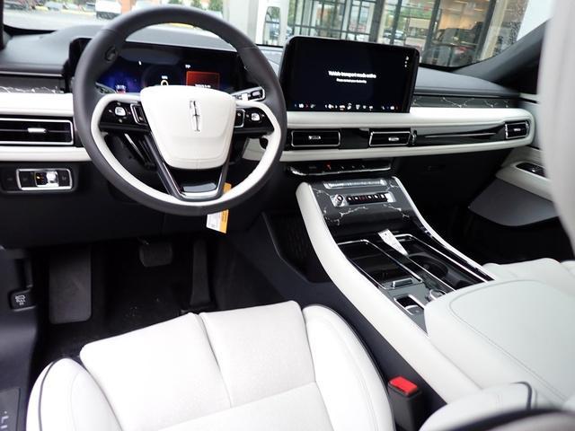 new 2025 Lincoln Aviator car, priced at $93,270