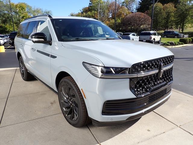 new 2025 Lincoln Navigator car, priced at $107,085