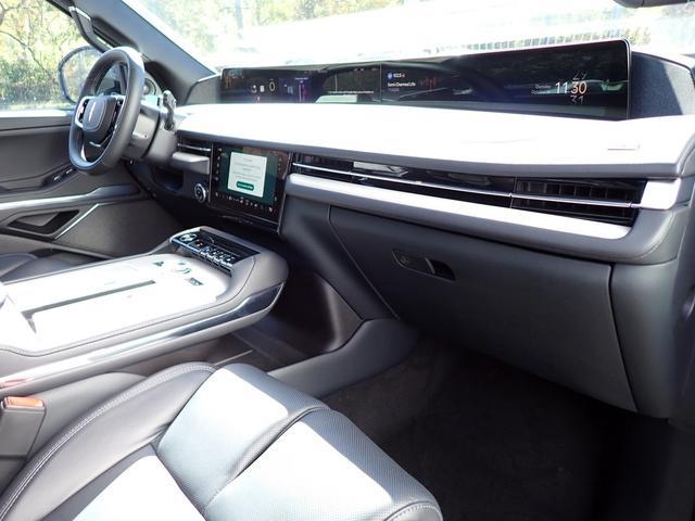 new 2025 Lincoln Navigator car, priced at $107,085