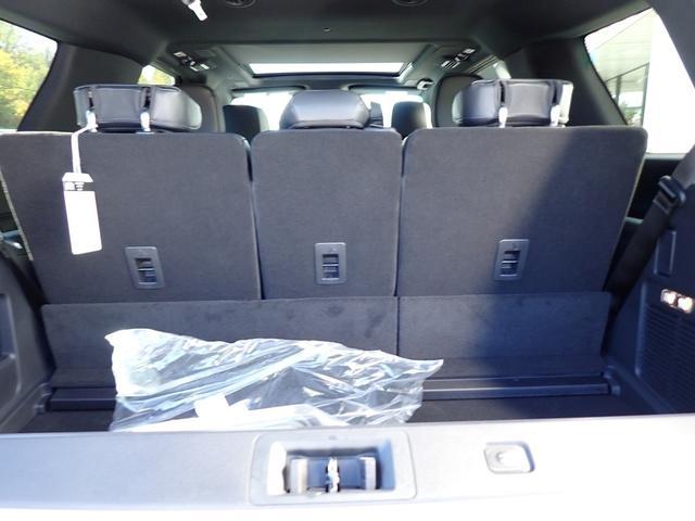 new 2025 Lincoln Navigator car, priced at $107,085