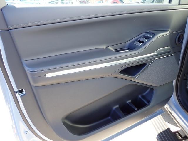 new 2025 Lincoln Navigator car, priced at $107,085