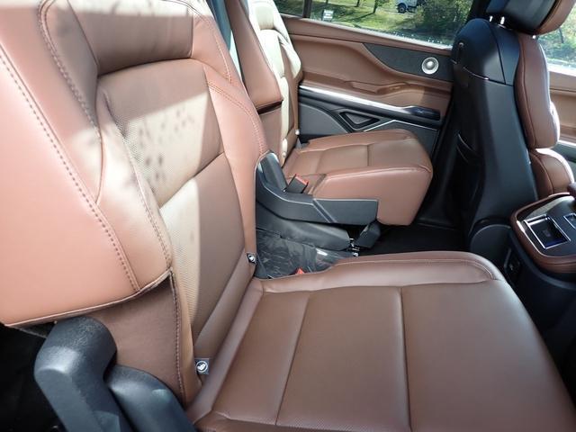 new 2025 Lincoln Navigator car, priced at $103,585