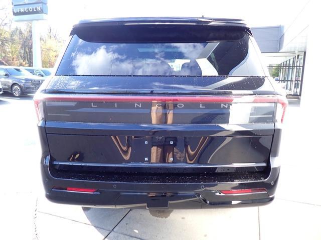 new 2025 Lincoln Navigator car, priced at $103,585