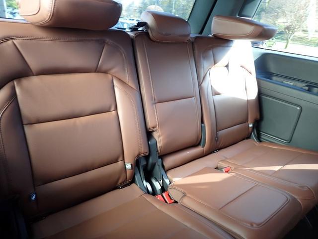 new 2025 Lincoln Navigator car, priced at $103,585