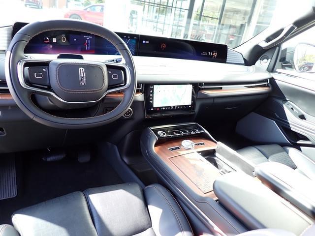 new 2025 Lincoln Navigator car, priced at $119,835