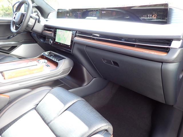 new 2025 Lincoln Navigator car, priced at $119,835