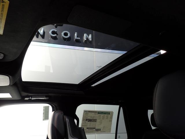 new 2025 Lincoln Navigator car, priced at $119,835