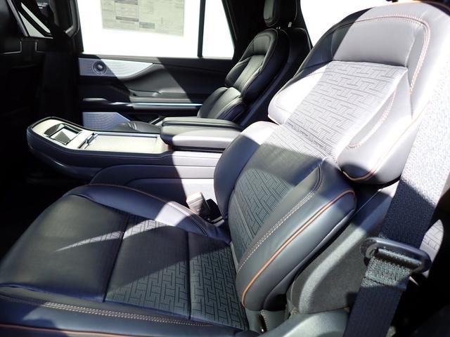 new 2025 Lincoln Navigator car, priced at $119,835