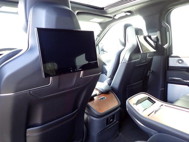 new 2025 Lincoln Navigator car, priced at $119,835