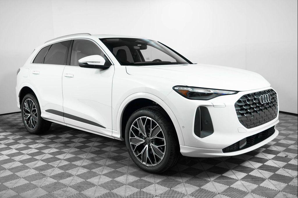 new 2025 Audi Q5 car, priced at $61,285